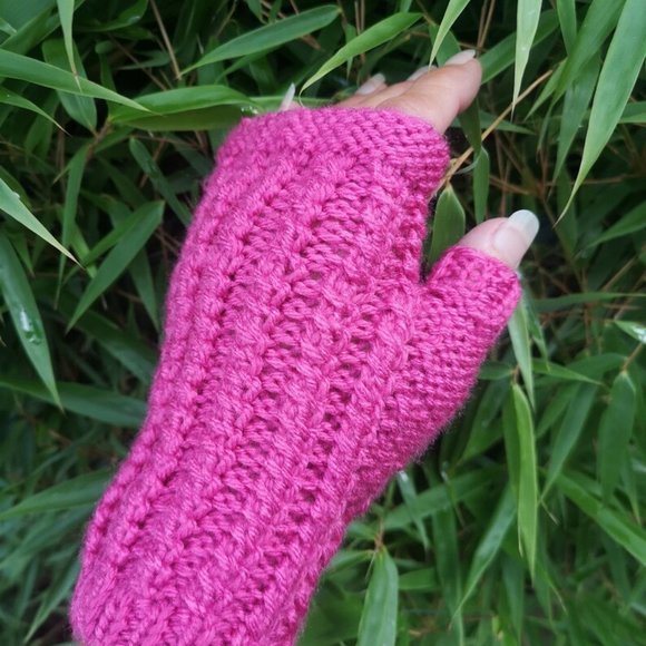 Candy Pink HandKnit Fingerless Texting Gloves Mittens Glovelet Rose Bonbon - Picture 8 of 12
